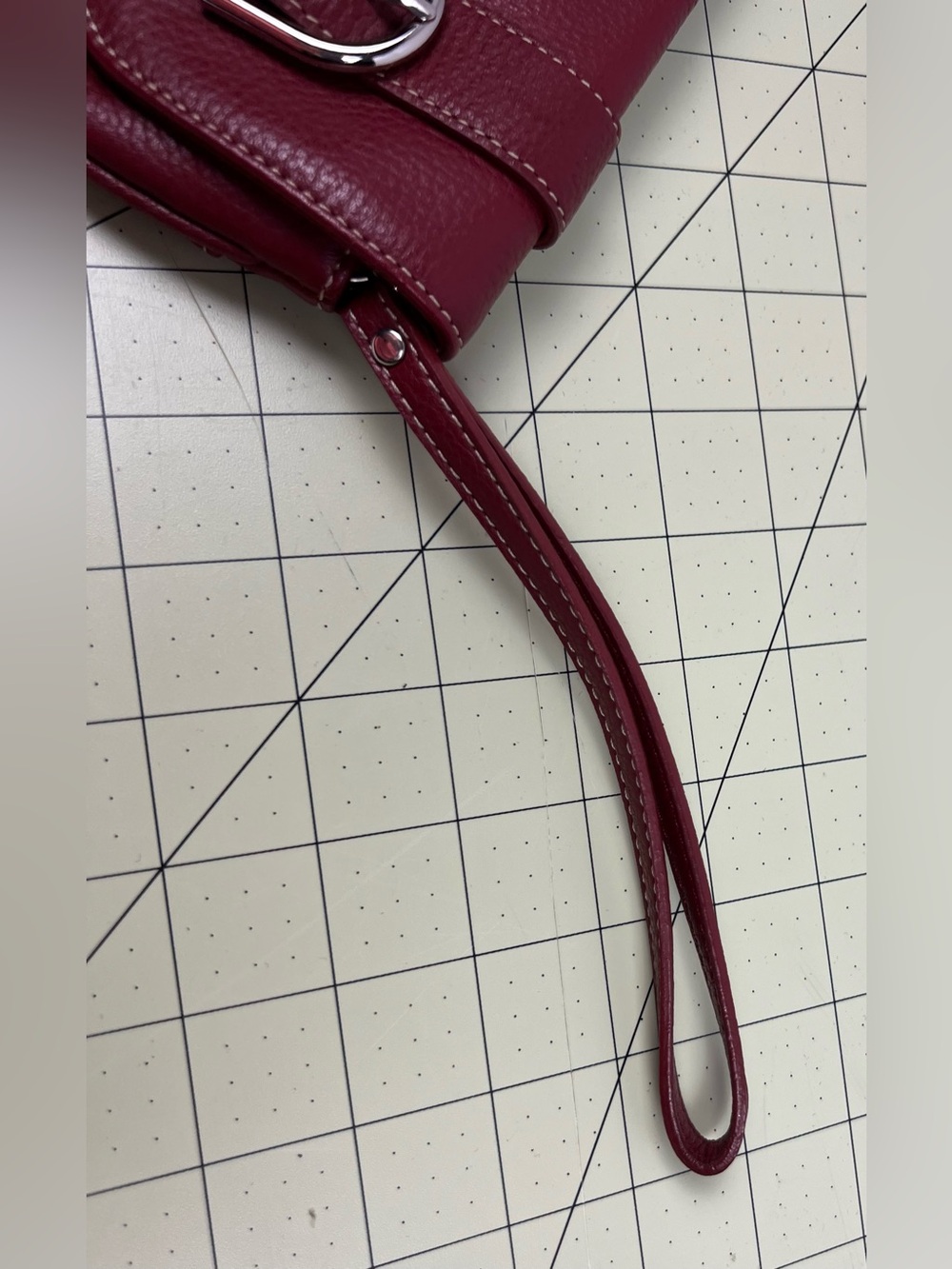 Ann Taylor/Loft  Red Leather Clutch Bag with  Buckle and Wrist strap EUC - Picture 9 of 9